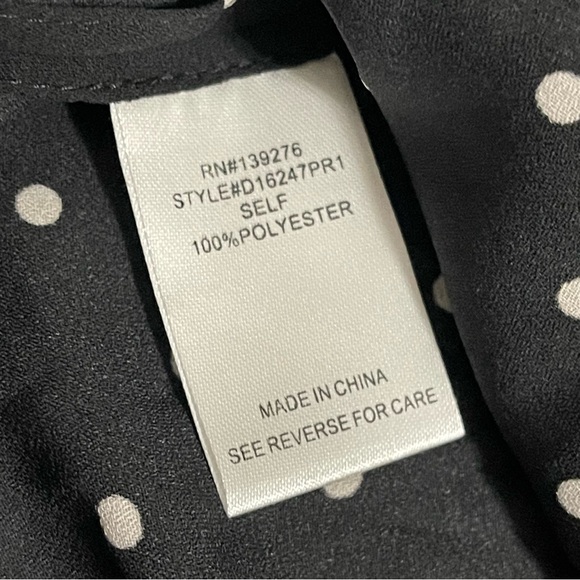 Daniel Rainn Women's Black Short Sleeve Blouse with White Polka Dots Size Small - Picture 5 of 7